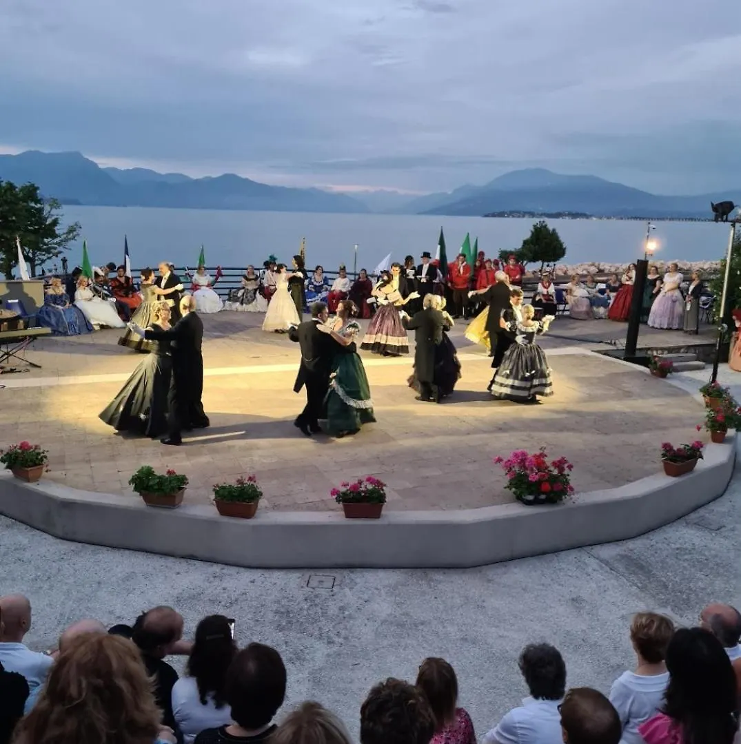 Апартаменты Fiore Del Garda Дезенцано-дель-Гарда
